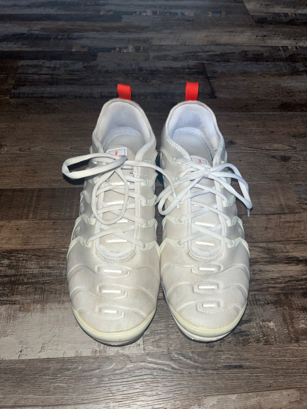 Nike Men's White airmax Athletic Sneakers